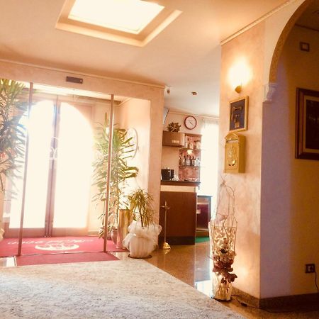 Hotel 2000 Fabriano Ngoại thất bức ảnh