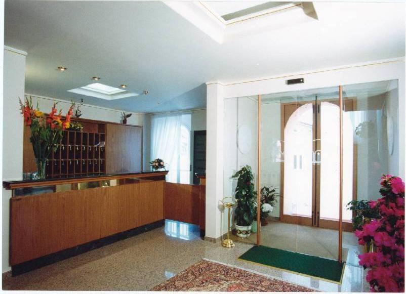 Hotel 2000 Fabriano Ngoại thất bức ảnh